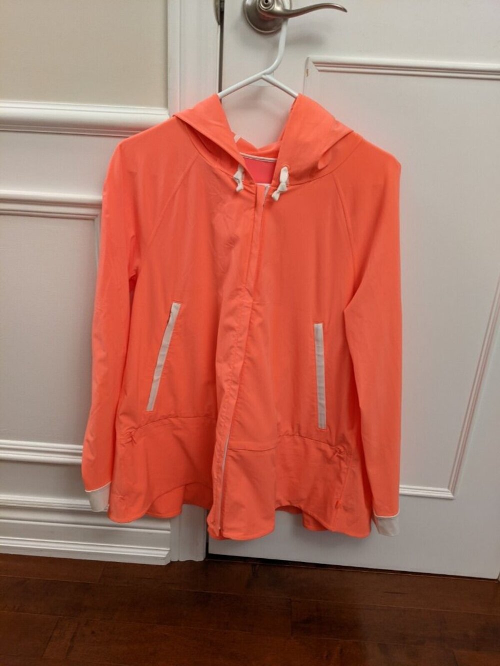 Lululemon sun showers rain jacket size 6